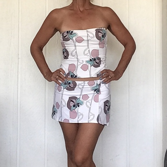 CALVIN KLEIN SWIM TOP AND SKIRT MEDIUM - Picture 6 of 15